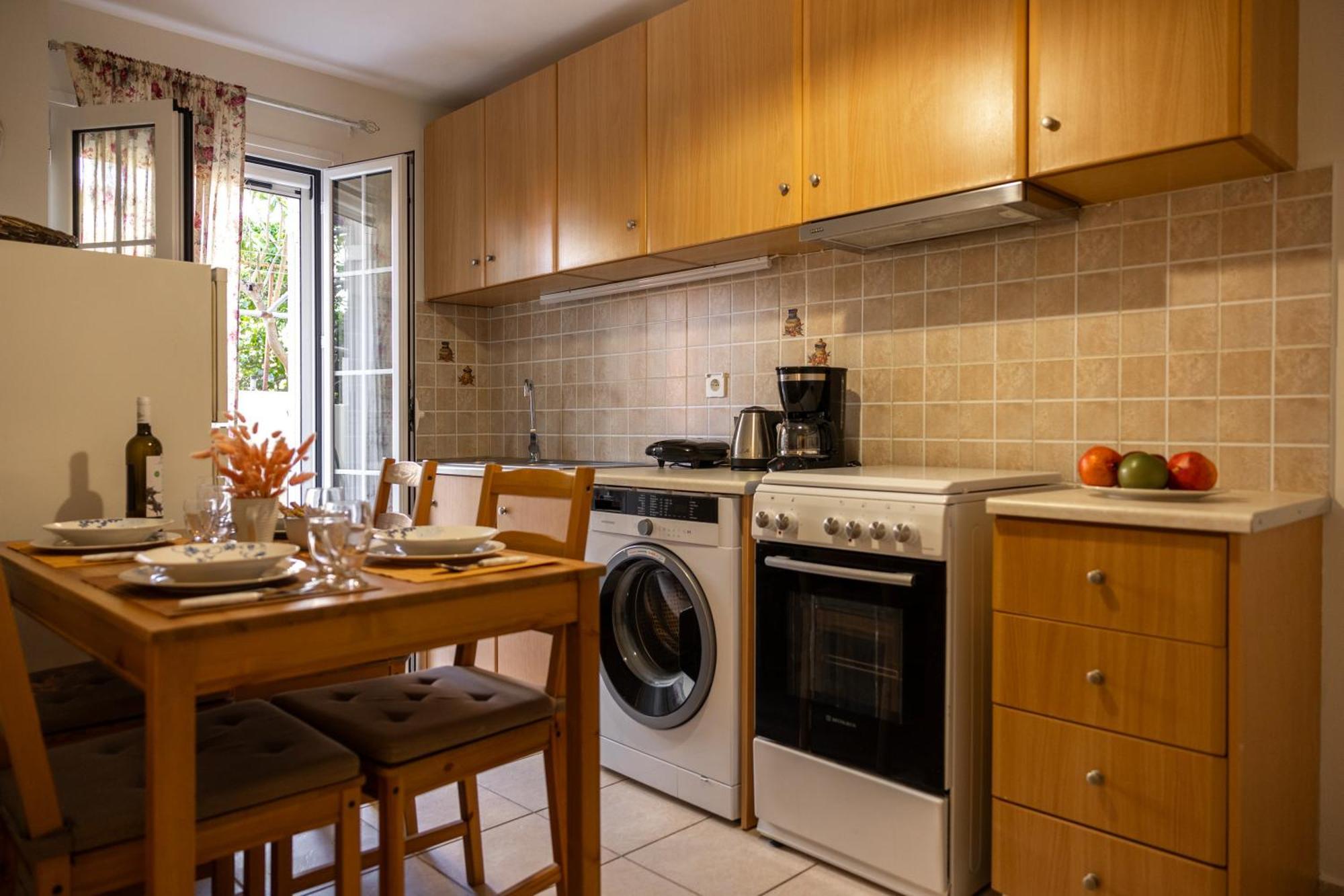 Pavlos Apartments Аргостолион Экстерьер фото